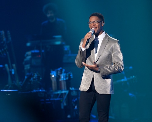 James Taylor mentoring 'American Idol' contestants