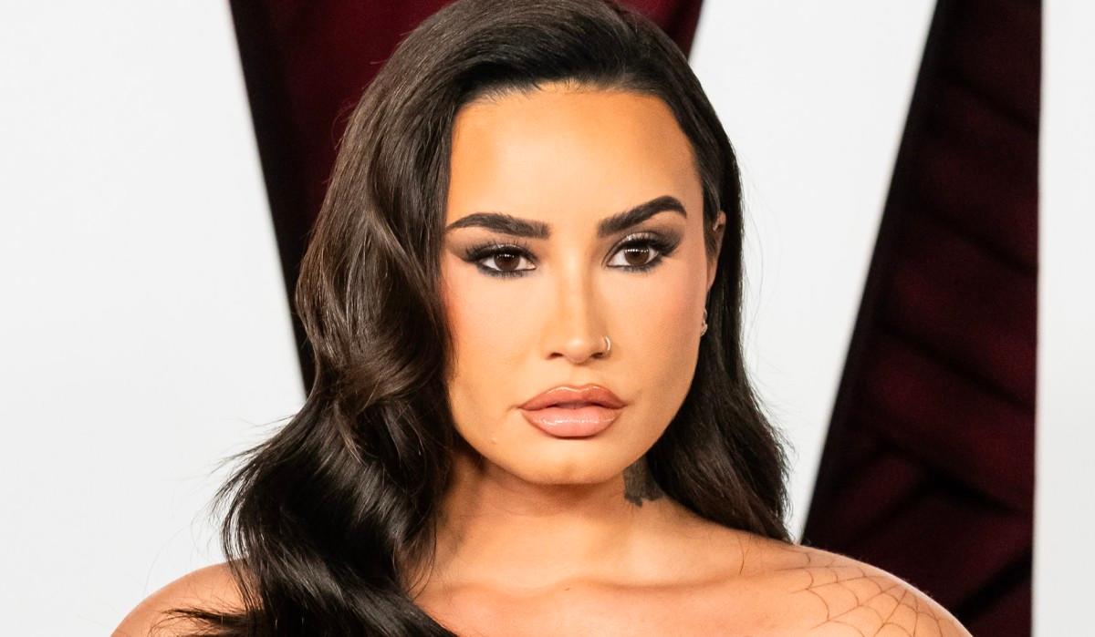 Demi Lovato poses with a slimmer figure in Puerto Vallarta, sparking fan reactions