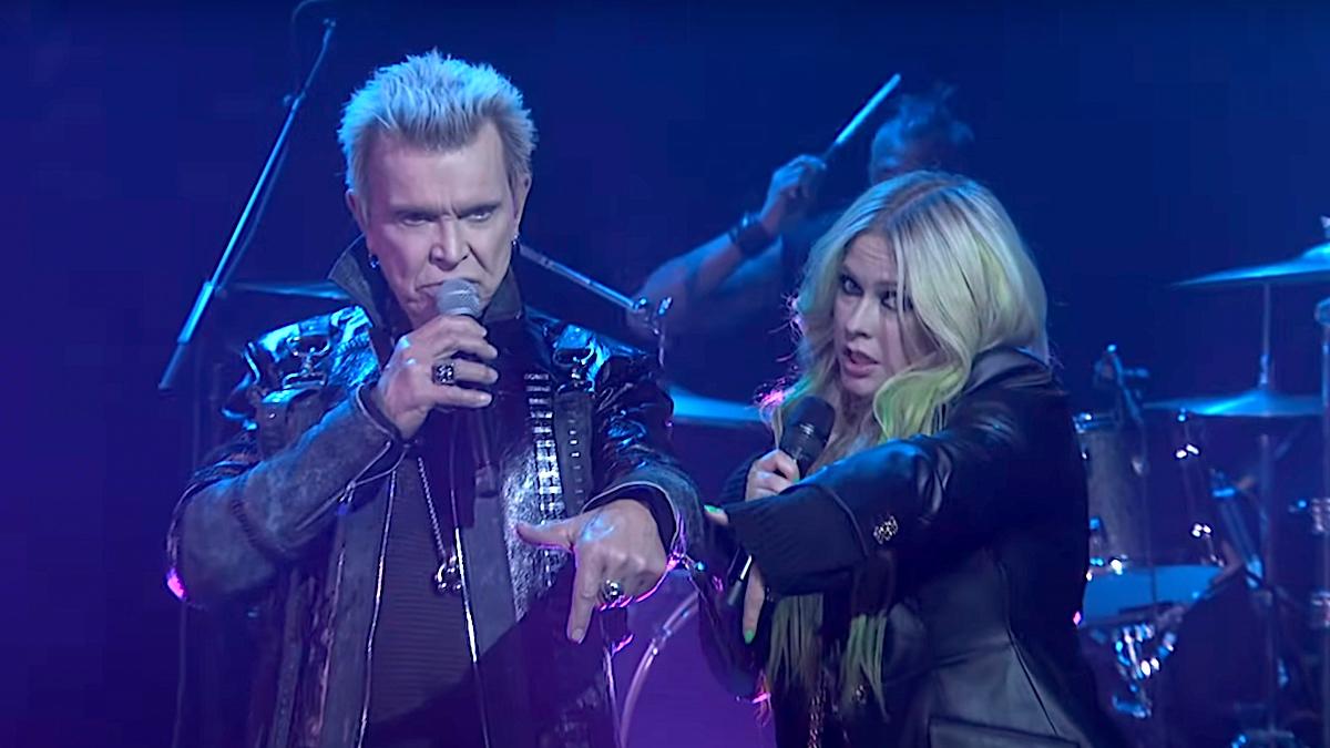 Billy Idol performing live in 2025, focus keyword Billy Idol
