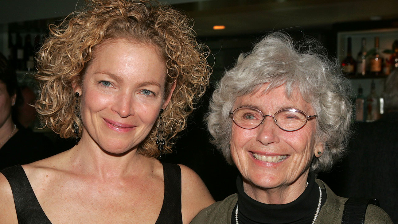 Amy Irving with her mother Priscilla Pointer in 2006