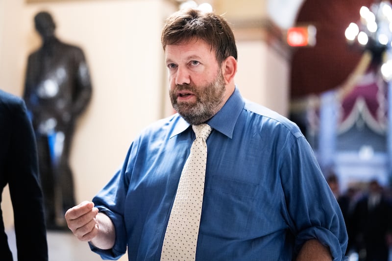 Frank Luntz discussing political polling on air