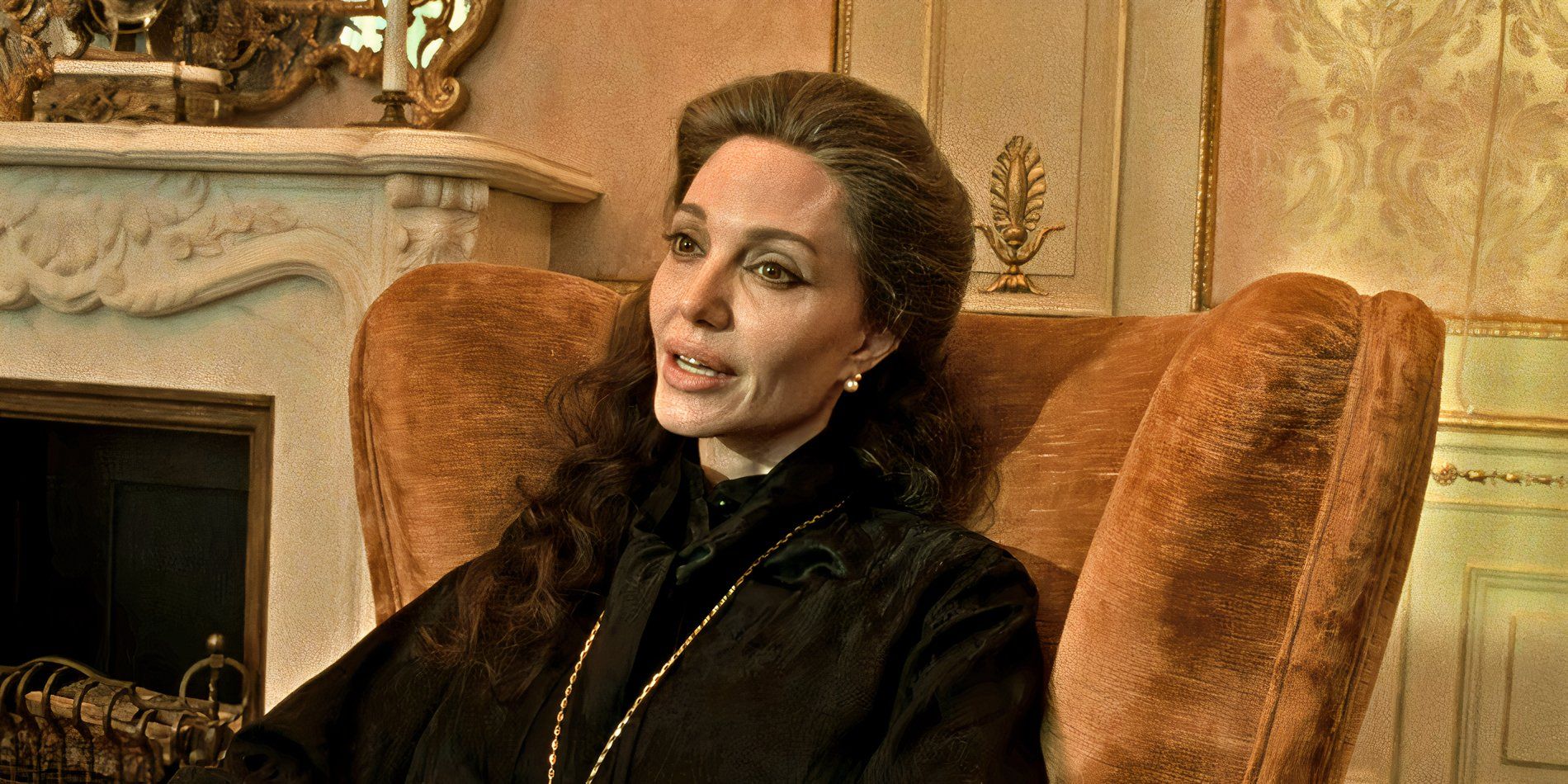 Wall Street stockbroker Rosario returns to her grandmother’s apartment with occult artifacts. Horror from Rosario movie
