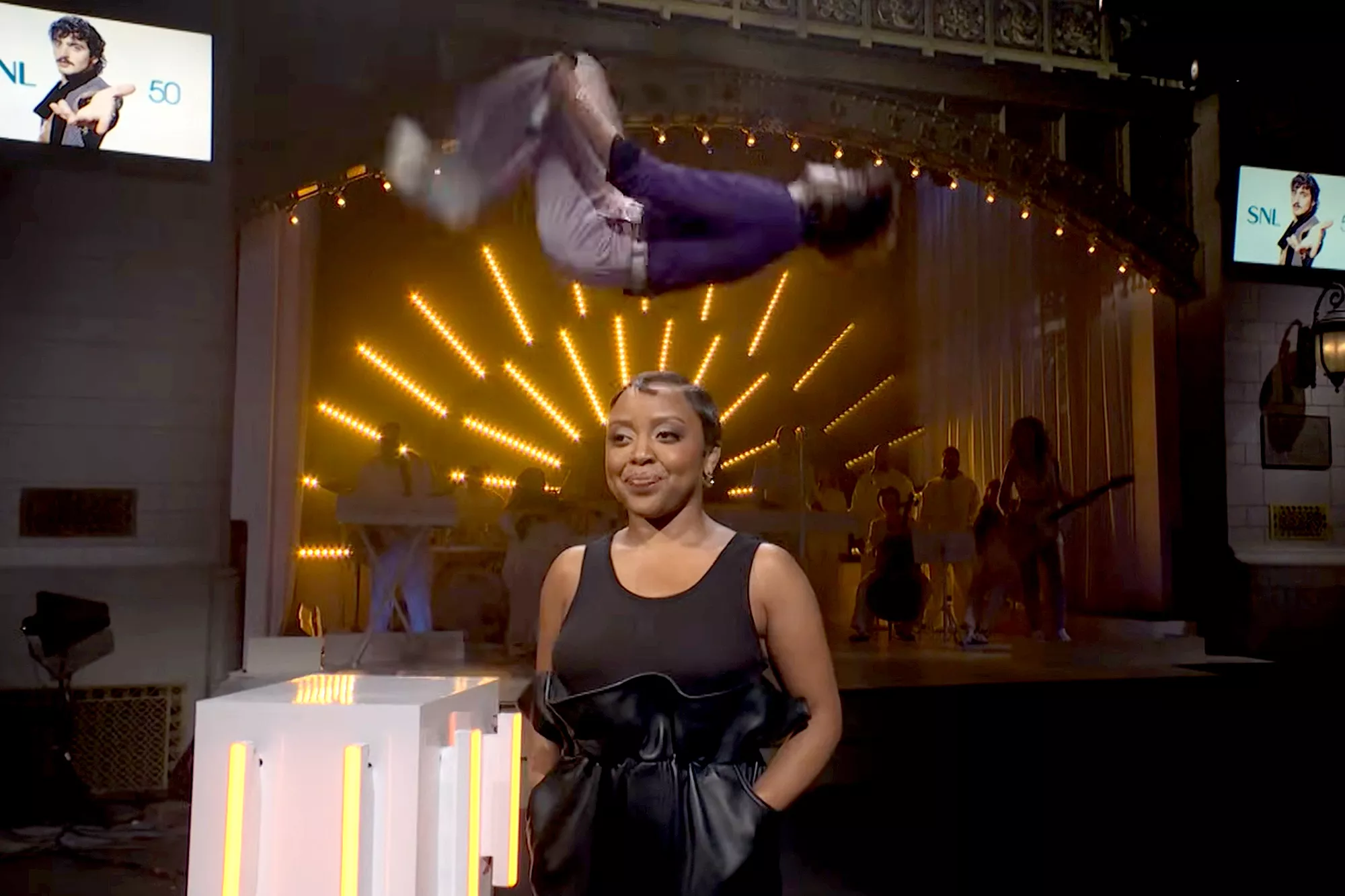 Sabrina Carpenter and Quinta Brunson performing during SNL monologue