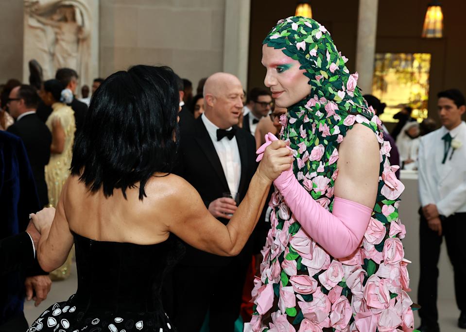 Celebrities arriving at the 2025 Met Gala red carpet.