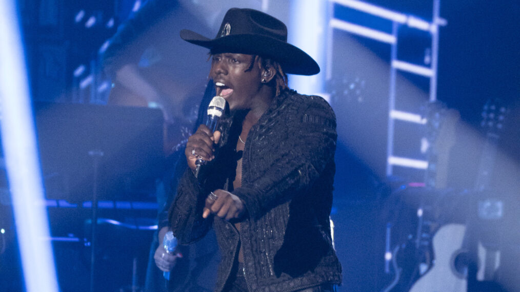 Jamal Roberts performs on American Idol Season 23