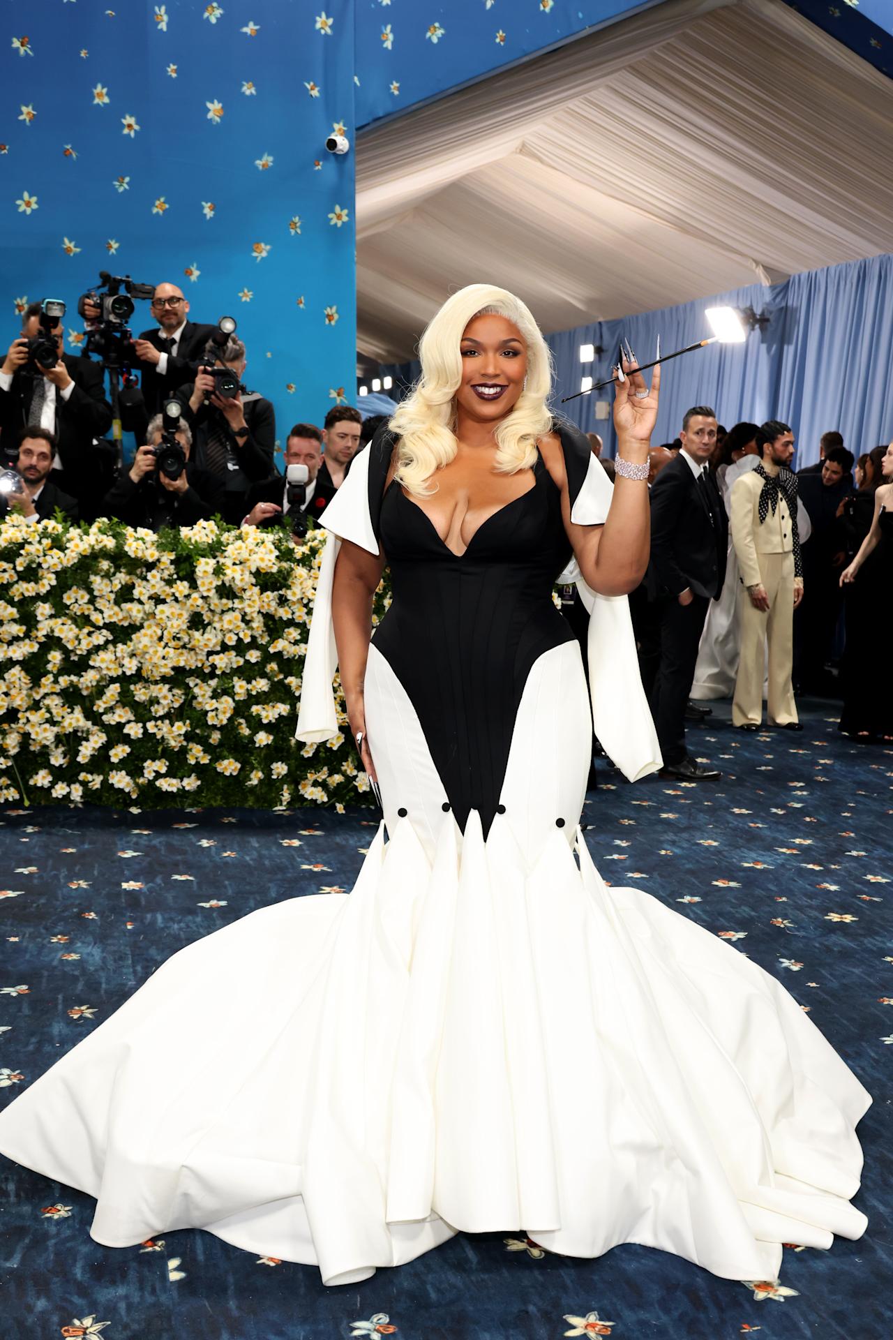 Stunning red carpet photos from the 2025 Met Gala, featuring celebrities in couture fashion