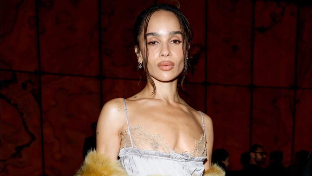 zoe kravitz steps out in brooklyn with noah centineo