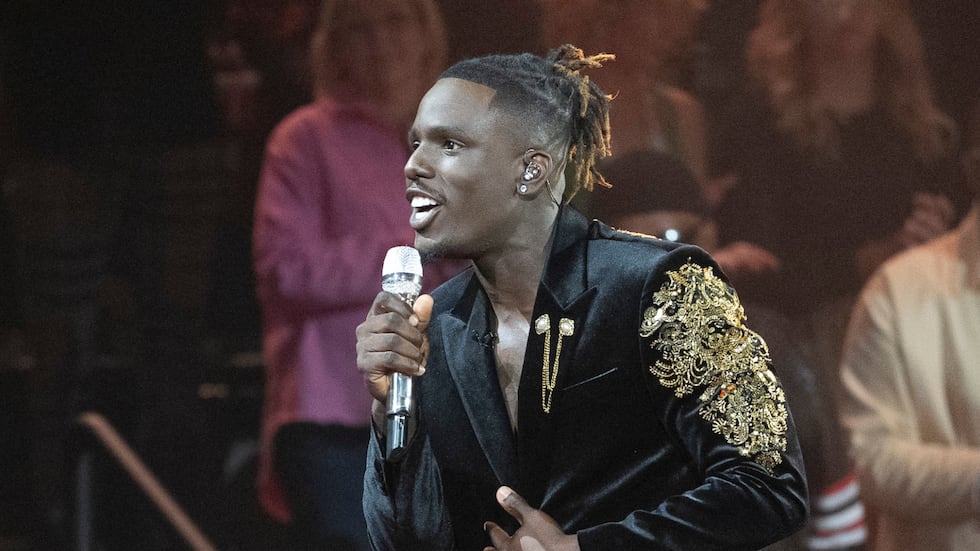 Jamal Roberts performs on 'American Idol'