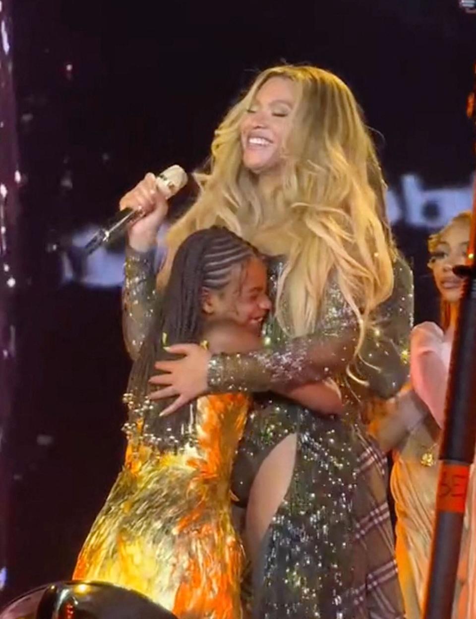 Beyoncé on stage during her Cowboy Carter tour, an iconic moment in recent Beyonce news