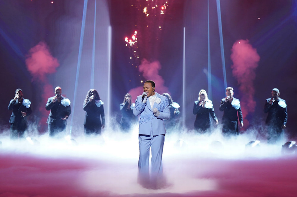Bryson Battle Performing on The Voice