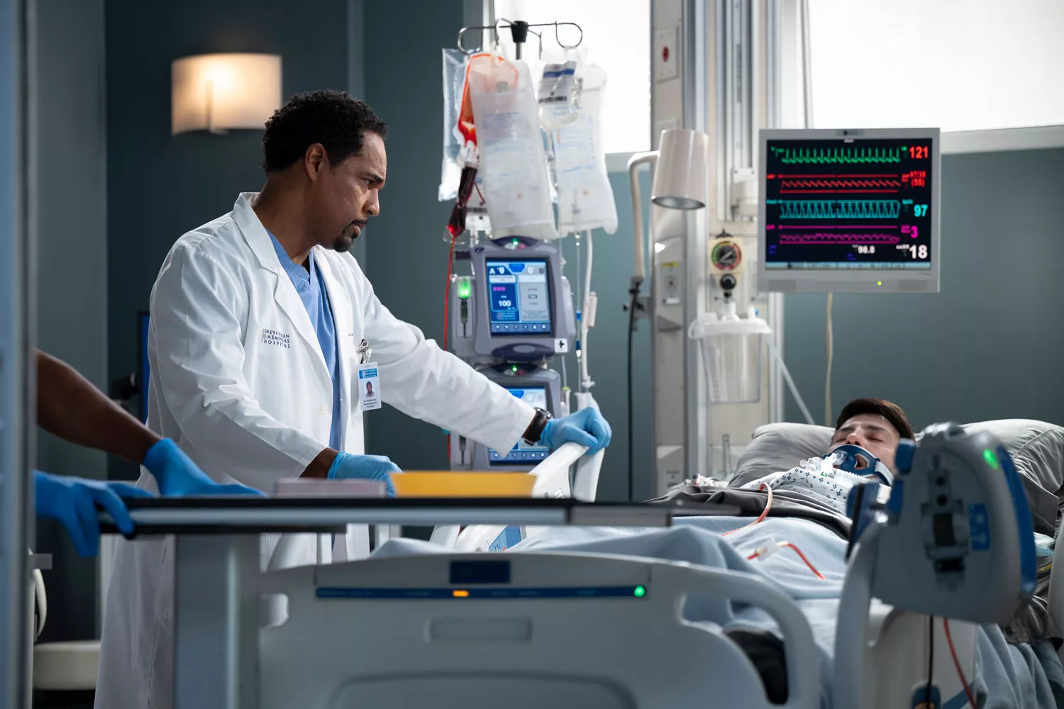 Greys Anatomy season finales explosion scene