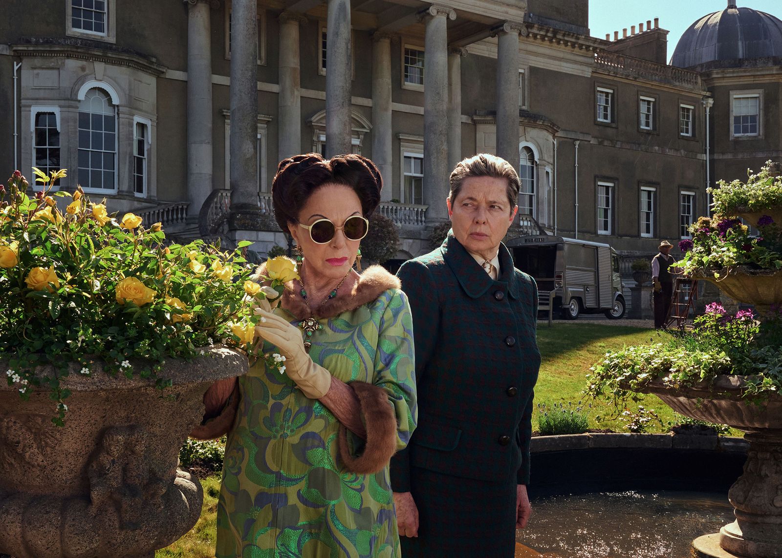 Isabella Rossellini on the set of The Bitter End, projecting elegance and depth as Suzanne Blum