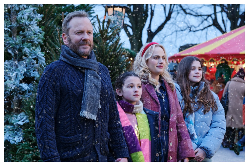 Kiefer Sutherland attends a school fair scene in Tinsel Town