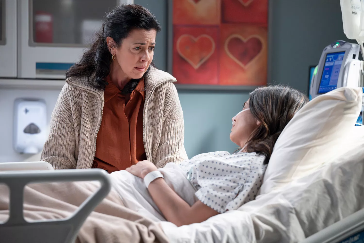 Grey's Anatomy season 22 promotional image showing the main cast