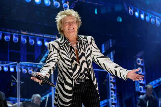 Rod Stewart receives a lifetime achievement honor at the AMAs