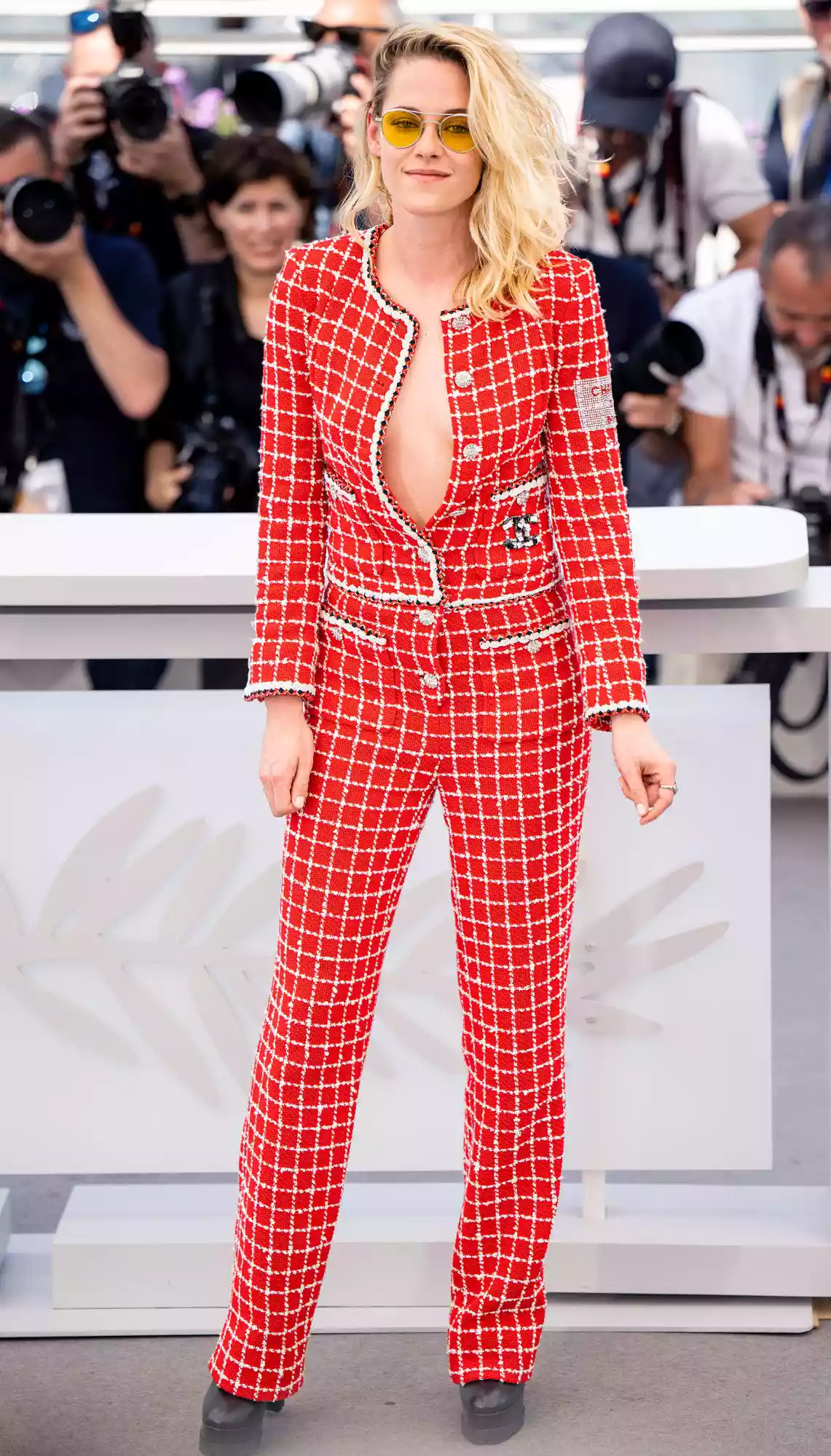 Kristen Stewart showcases her new pink hair at Cannes 2025