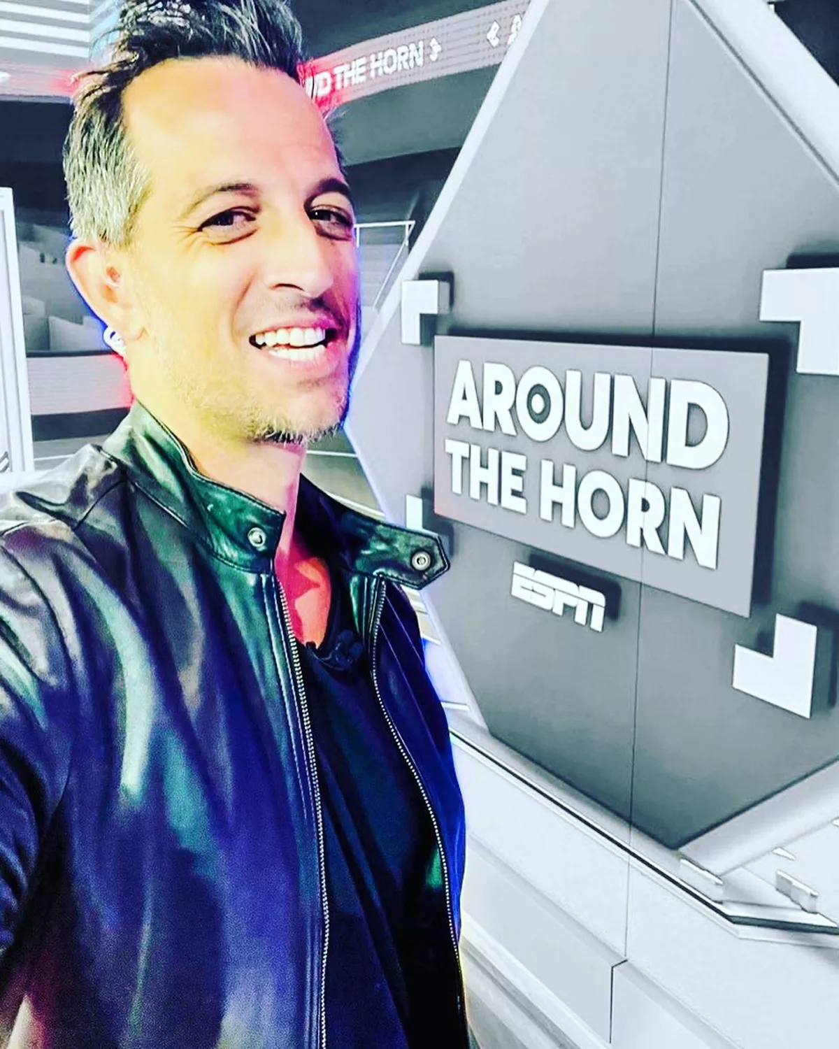 Tony Reali hosts 'Around the Horn'
